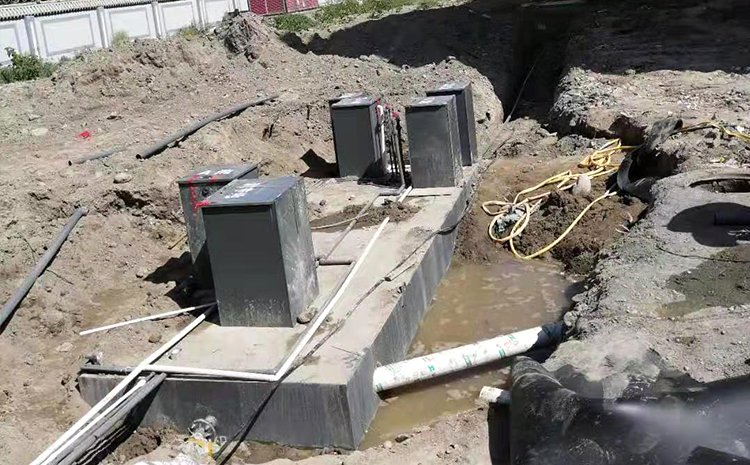 新疆阿克陶地区AO一体化污水处理设备安装现场图(图2)