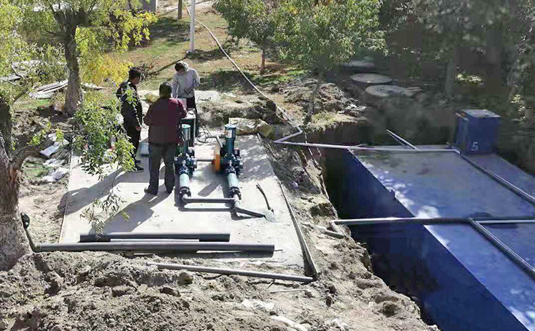 新疆阿克苏地区污水处理项目设备安装现场(图2)